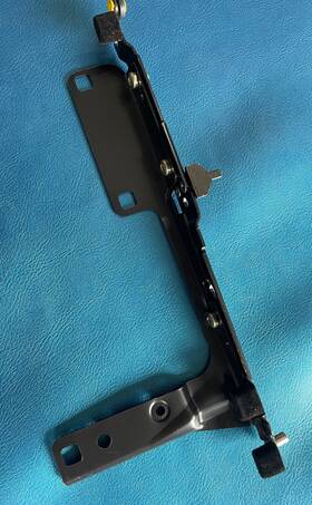 140-780-10-14 Mercedes-benz Sliding Roof Rh Bracket - For Mbz 500sec And More