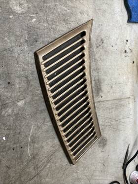 199.mb1v78 Mercedes-benz 1975 1976 1977 1978 1979 1980 450slc Left Front Hood Cowl Vent Inlet
