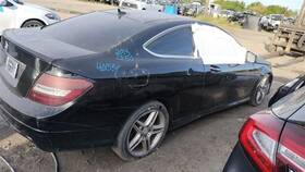 20469826549999 Mercedes-benz 2012-2015 C250 Black Right Rocker Panel Moulding Oem