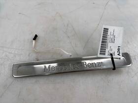 2056801801 Mercedes-benz 2024 C 300 2l Front Door Sill Scuff Trim Plate Oem