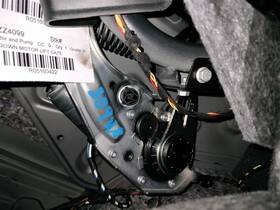 640.mb1b20 Mercedes-benz Misc Rv 1999 Lid Motor Pull Down 5160422