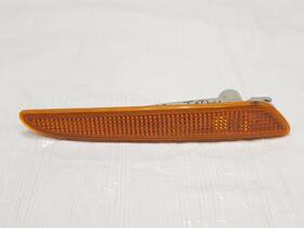 211-820-10-21 Mercedes-benz 965516 2007-2009 E320 Front Right Passenger Blinker Lamp