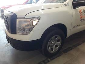 100-59253a Nissan Front Clip S Halogen Headlamps Fits 17-20 Titan 1404360