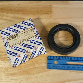 33114-cb901 Nissan 1986 - 1994 Pathfinder Pickup Front Seal Oil Pinion Nos Oem