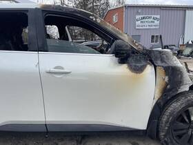 801006ta0a Nissan 22-24 Pathfinder Right Front Door Burn Blemish White Pc Qab 19k Sl 62379