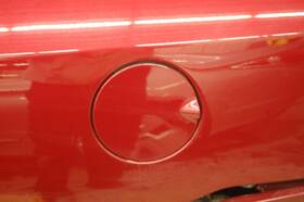177.ch9513 Plymouth Fuel Filler Door Flap For 2013 Compass Red Paint Code - Prp