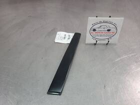 127.gm2n05 Pontiac 2004-06 Gto Drivers Side Door Exterior B-pillar Moulding Nice Gloss - Oem