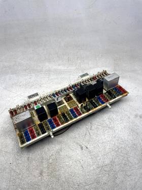 928.610.105.05 Porsche 1982 928 Manual Trans Fuse Box Block Panel 92861010505 Oem