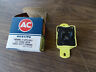 Sf-850 Sf850 Nos Ac Gm Flasher Yellow Plastic Mounts With Two Screws