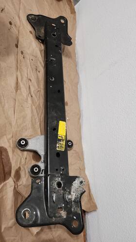 1075043-00-e Tesla 1075044-00-e Model 3/y Front Shock Tower Support Bar 2020