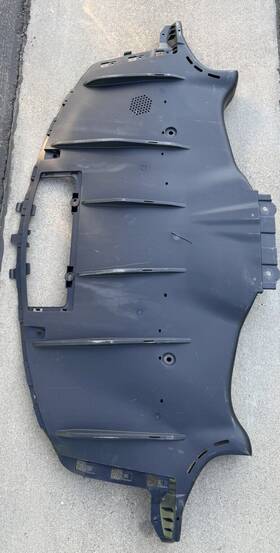 1784690-00-a Tesla 2024 Model 3 Rear Bumper Under Body Splash Shield Panel Oe A1