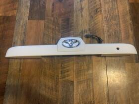 76801-35460 Toyota 0809-35060 4runner 2003-2009 Tail Gate Garnish Panel White With Emblem