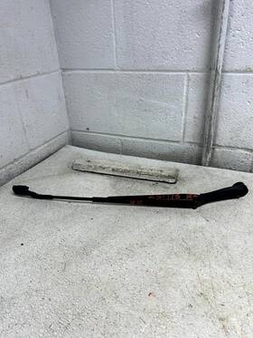 626.to1324 Toyota 2024 Tacoma Oem Passenger Right Side Wiper Arm