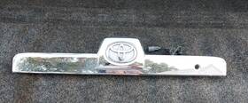76801-35320 Toyota 86801-35020 4runner 2003-2009 Tail Gate Garnish Panel Chrome With Emblem Oem