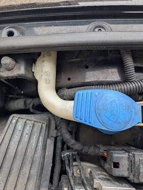 627-50829 Volkswagen Wash Reservoir With Headlamp Washers Fits 11-14 Touareg 838678
