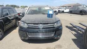 7p6827933gru Volkswagen 2011-2014 Touareg Black Rear Spoiler Oem