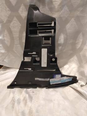 9484362 Volvo Bumper Guide Marker. Bracket