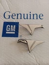 1965 Buick Gs Skylark Front Fender Bird Emblem Set 1370746 & 1370747 Oem Gm. Fixed Price $34.99.