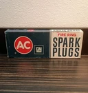 Nos Vintage Gm Ac Fire Ring 44 Spark Plugs 1559492 Box Of 8 Green Stripe. Fixed Price $70.16.